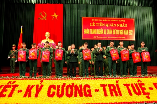 Bộ CHQS tỉnh Hải Dương tiễn quân nhân hoàn thành nghĩa vụ quân sự